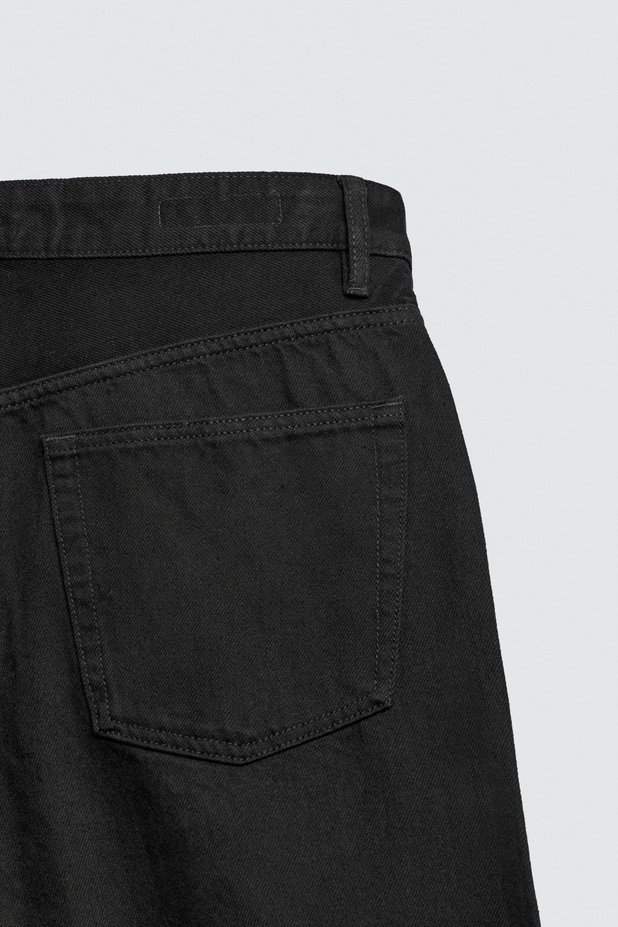 LOOSE FIT JEANS